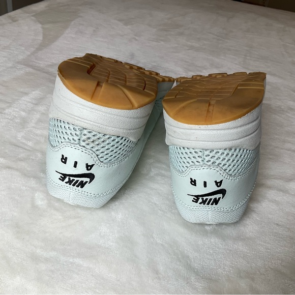 Nike Air Max S1 Athletic Sneakers Barely Green Sz 8.5 Leather Orthotic Friendly - Picture 5 of 8